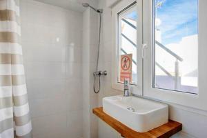 Koupelna v ubytování Apartamentos ALAZUL Extramuros