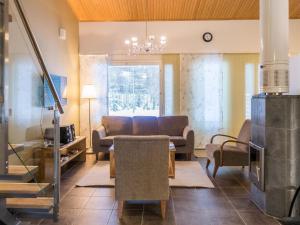 Posezení v ubytování Holiday Home Vuokatinranta suite 2 b by Interhome