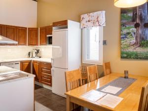 Kuchyň nebo kuchyňský kout v ubytování Holiday Home Vuokatinranta suite 2 a by Interhome