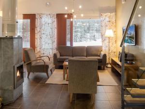 Posezení v ubytování Holiday Home Vuokatinranta suite 2 a by Interhome