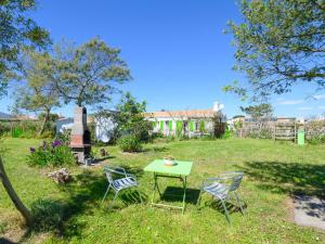 Κήπος έξω από το Holiday Home Lilas by Interhome