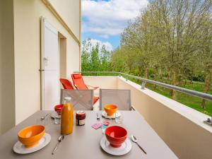 Μπαλκόνι ή βεράντα στο Apartment Jardins de Pontaillac-5 by Interhome