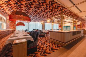 Legacy Hotel Cascais, Curio Collection By Hilton的休息区