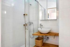 Koupelna v ubytování Apartamentos ALAZUL Extramuros
