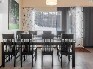 Posezení v ubytování Holiday Home Vuokatinranta suite 4 a by Interhome