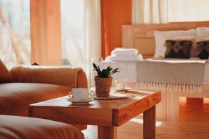 Glamping Mazury - Przystań Jeziorany客房内的一张或多张床位