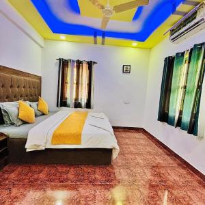 Фотография из галереи The Grey Villa - Private Pool - 100 Mtr Beach Walking в Калангуте