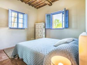 Postel nebo postele na pokoji v ubytování Holiday Home Podere Vetricella by Interhome + 56 fotografií