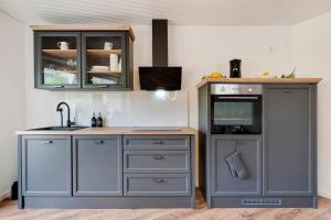 A kitchen or kitchenette at Dasensteinblick