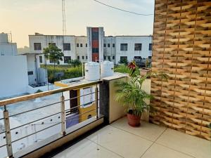 Balkón nebo terasa v ubytování Bhavya Homestay