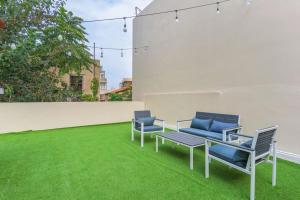 Standalone 1-BR Apt with Terrace in Ashrafieh外面的花园