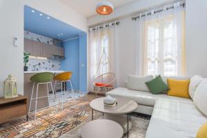Standalone 1-BR Apt with Terrace in Ashrafieh的休息区