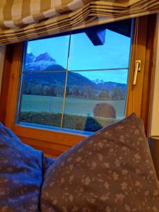 A general mountain view or a mountain view taken from Az apartmant