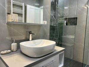 Ένα μπάνιο στο Coquette Studio Central +19 φωτογραφίες