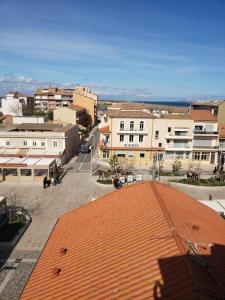 Vaade majutusasutusele Hotel De La Plage 2 étoiles linnulennult