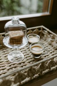 Coffee and tea making facilities at LA CASETTA Malpensa Guesthouse