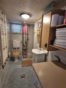 Kúpeľňa v ubytovaní Holiday Home + 37 fotografií