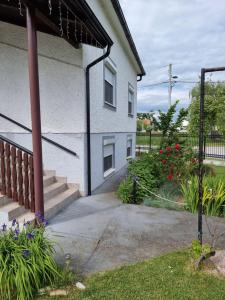 Vonkajšia záhrada v ubytovaní Holiday Home