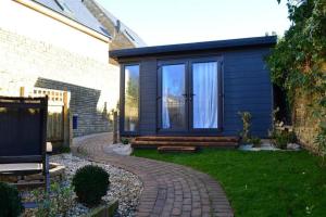 Taman di luar Cotswold Garden Cottage