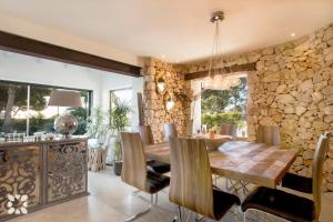 Posedenie v ubytovaní Villa Los Roques by Abahana Villas