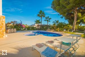 Bazén v ubytovaní Villa Los Roques by Abahana Villas alebo v jeho blízkosti