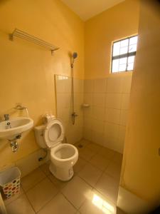 Imagen de la galería de Beatus Guest House at Palmwood Residence Block 9 Lot 7, en General Santos 7 fotos más