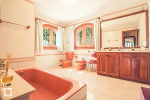 Koupelna v ubytování Villa Scarlett by Abahana Villas + 23 fotografií