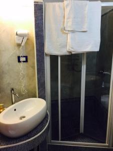 Koupelna v ubytování Il Timone Lerta + 18 fotografií