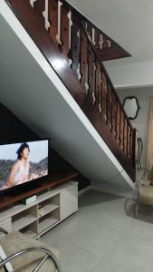 TV a/nebo společenská místnost v ubytování Casa de 2 Pavimentos Inteira com garagem