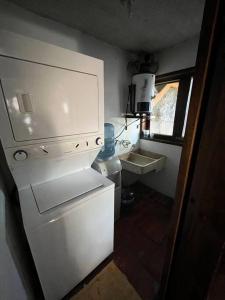 Kuchyň nebo kuchyňský kout v ubytování Agradable cabaña en Tapalpa
