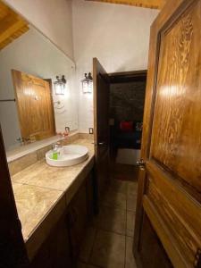 Koupelna v ubytování Agradable cabaña en Tapalpa