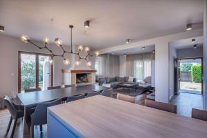 Posezení v ubytování Villa Melody, a luxurious Holiday Retreat