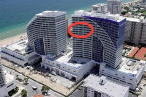 Blick auf FTL W Beachfront Resort 14th Floor Condo aus der Vogelperspektive