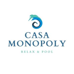 um logótipo para a casa monocopus relaxar e piscina em Casa Monopoly em Monopoli
