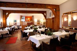 Restaurant o un lloc per menjar a Sonnenhotel Hoher Hahn