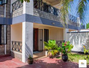 Gallery image of Suzzy Cozy Apartments Milimani in Kisumu