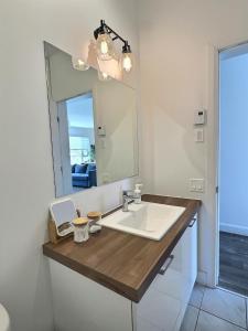 Bilik mandi di Balcons sur la ville