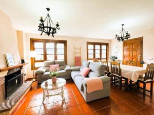 A seating area at Los Robles Andrin