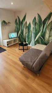 TV/trung tâm giải trí tại Maison Esprit Nature - Puy du Fou