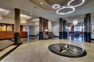 Lobbyn eller receptionsområdet på Drury Inn & Suites Findlay