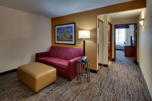 Posezení v ubytování Drury Inn & Suites Findlay