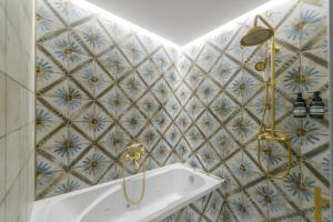 Bagno di GRAN VIA capitals by MONARO*****