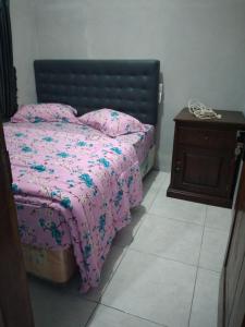 Katil atau katil-katil dalam bilik di Homestay Aisyah Bromo