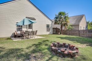 Κήπος έξω από το Lexington Family Home about 9 Mi to Lake Murray!