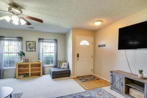 Φωτογραφία από το άλμπουμ του Lexington Family Home about 9 Mi to Lake Murray! σε Λέξινγκτον