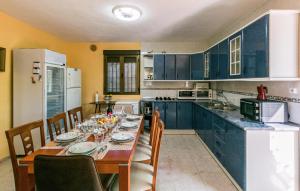 Dapur atau dapur kecil di Stunning Home In Alcala La Real