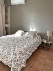 Postel nebo postele na pokoji v ubytování Prestige + 5 fotografií