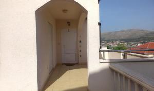 En balkong eller terrasse på Apartments Trogir Sunshine