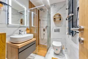 Un baño de PetroS zlatibor 21 fotos más