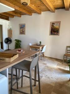 Posezení v ubytování Très beau studio avec terrasse